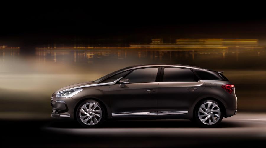  Citroen DS5 2012 года  (фото 84 из 182)